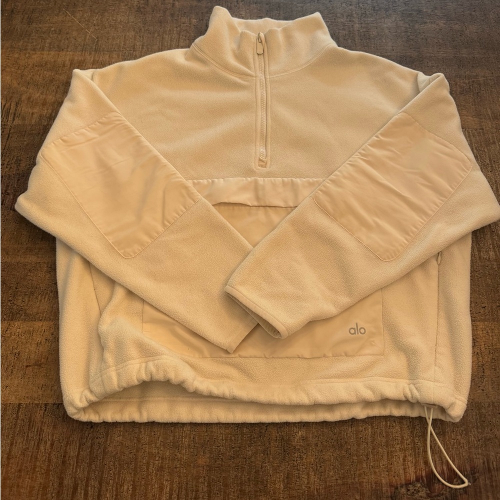 ALO Yoga Cream Fleece Pullover